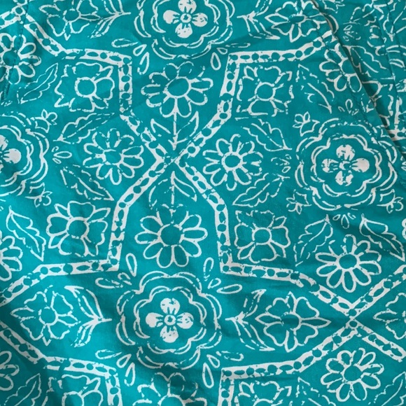 Old Navy Teal and White Floral Print Chino Shorts. Women’s Size 2 - Picture 4 of 6